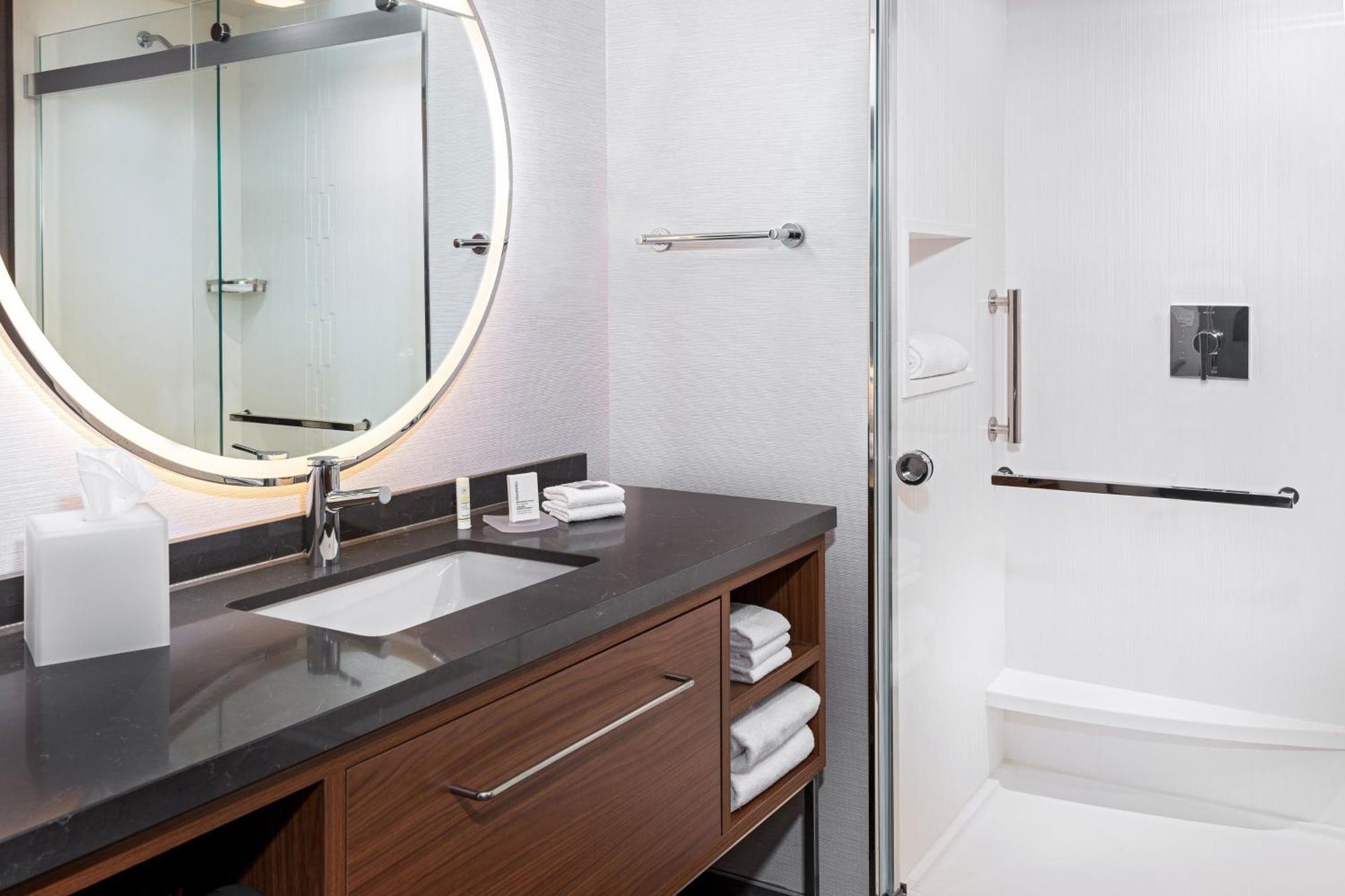 Courtyard By Marriott Atlanta Midtown Ξενοδοχείο Εξωτερικό φωτογραφία