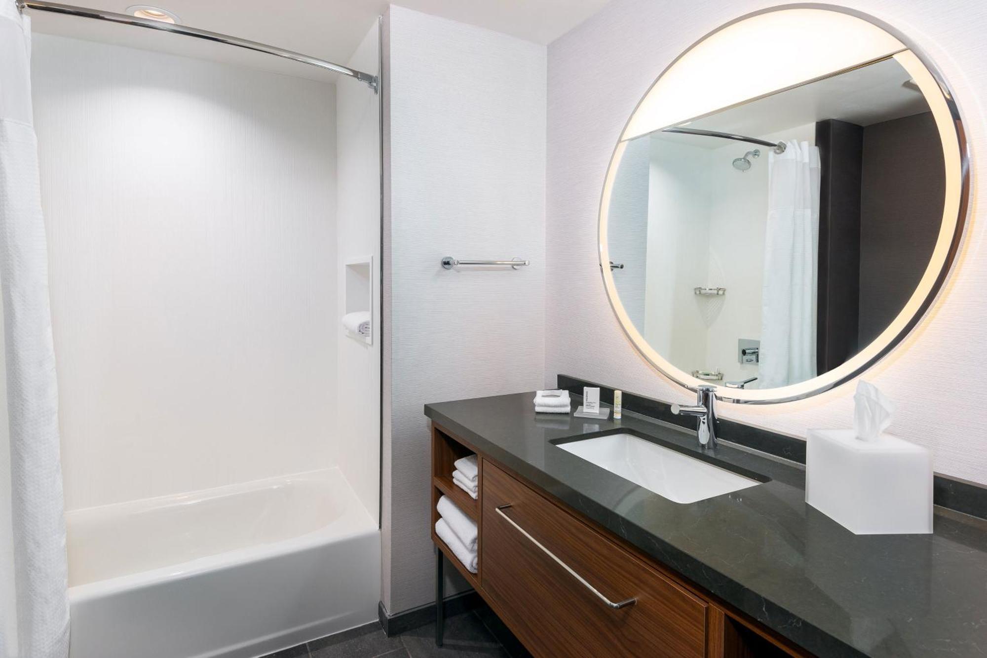Courtyard By Marriott Atlanta Midtown Ξενοδοχείο Εξωτερικό φωτογραφία